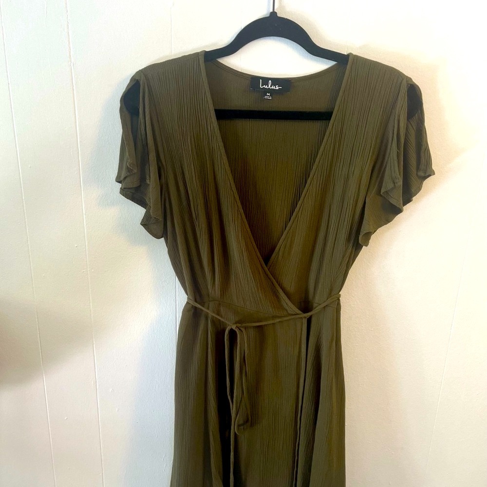 LuLu’s ~ Romantic, Green Slit Flutter Sleeve, Wrap Dress - Picture 5 of 9
